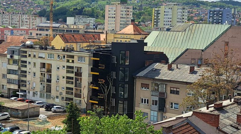“Crna ovca” ili hrabar iskorak: Zgrada u Banjaluci podigla buru – od društvenih mreža do struke