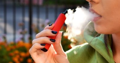 Vejp sve prisutniji kod mladih i tinejdžera: Kako funkcioniše „vejpovanje“ i šta radi našem telu?