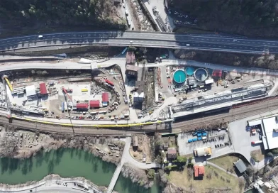 Džinovska mašina duga 144 metra krenula u probijanje tunela kroz srce Evrope !