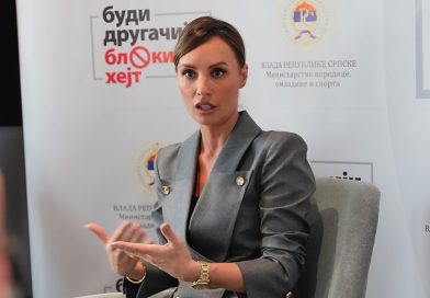 Preminuo sin poznate influenserke: Bojana Mutić objavila da se povlači iz javnosti !