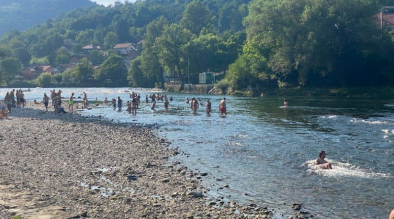 Ljeto, bazeni i Vrbas: Instruktor plivanja upozorava na greške koje kupači najčešće prave !