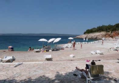Neobično pravilo na Jadranu traje više od 120 godina: Zid razdvaja muškarce i žene!