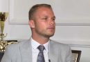 Dajte dečaku – najavljivaču drugu igračku !