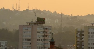 Dim i jak miris paljevine šire se Banjalukom: Vatrogasci savjetuju kraći boravak na otvorenom !