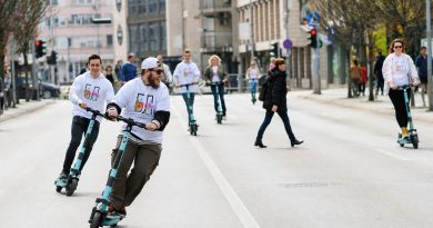 Djeca na trotinetima jure i 50 kilometara na čas: Zakoni kasne za sve snažnijim modelima !
