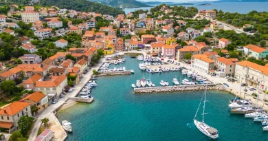 U malom dalmatinskom mjestu postoji kutak u kojem vam je dužnost odmarati i pustiti “vraga da odnese prišu”