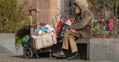 Sve veći broj starijih ljudi nema krov nad glavom širom Evrope: Koji sve faktori tome doprinose?