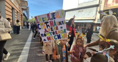 Centrom Banjaluke “prošetale” bundeve i gljive: Mališani otvorili Nedjelju djeteta !